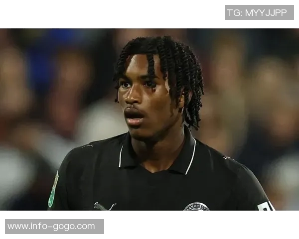 曼城官方祝贺19岁小将查理格雷成功完成一线队首秀