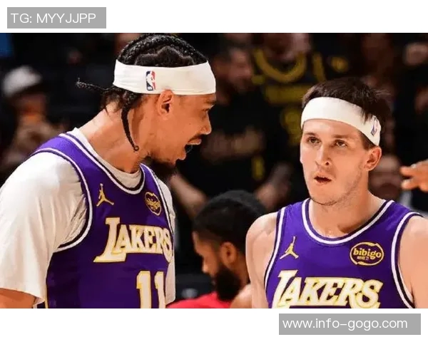 里弗斯谈球队进攻问题强调缺乏整体配合导致各自为战 里弗斯谈球队进攻问题强调缺乏整体配合导致各自为战